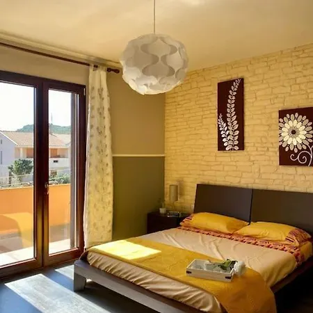 Villasimius, Maison Eclat بيت للعطل